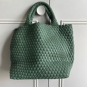 NWOT! Womens Vegan Leather Woven Bag with Small Purse, Color - Pistachio.